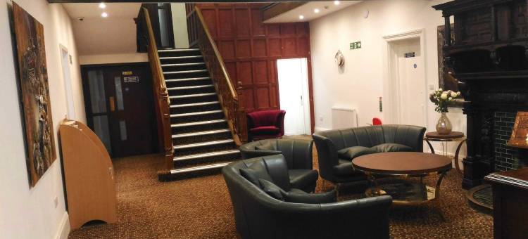 盖特威克特里维尔斯酒店(Trivelles Gatwick Hotel & Airport Parking)图片