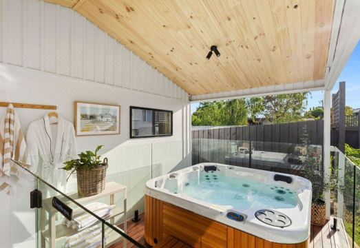Sol Yarra Valley   Barrel Sauna   Spa  Urban List Hotel Overview