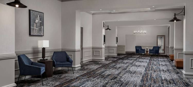 纳什维尔机场希尔顿安泊套房酒店(Embassy Suites by Hilton Nashville Airport)图片