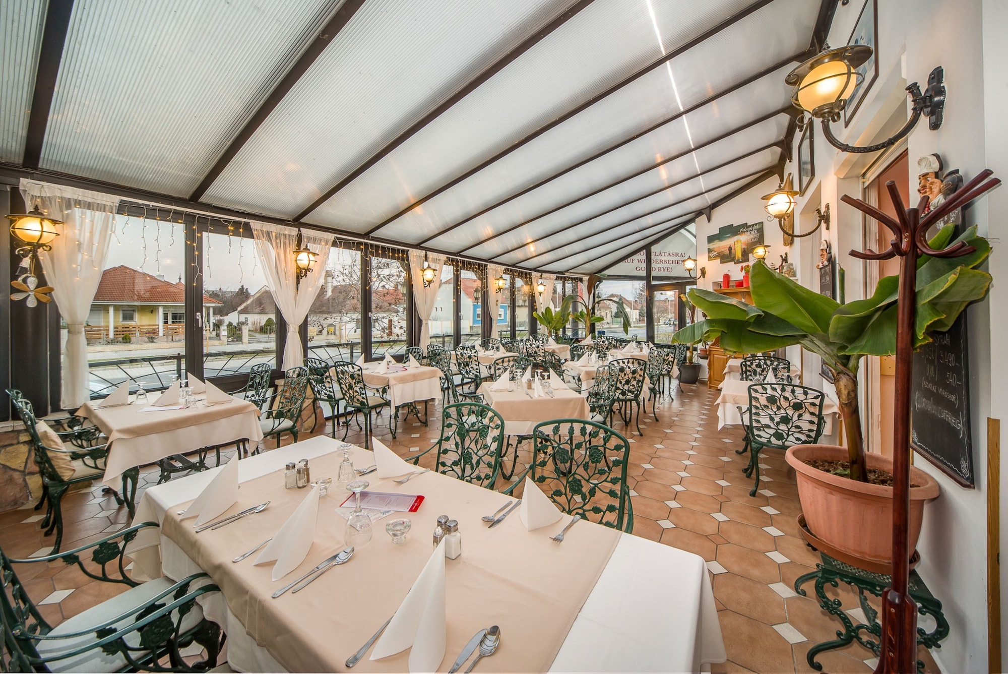 Hotel Piroska Over view