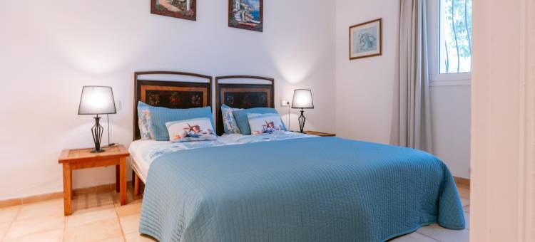 Villa in Cala Llonga near Beach & Ferry Port图片