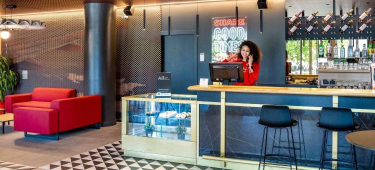 宜必思巴塞罗那维拉德塞斯机场酒店(Ibis Barcelona Aeropuerto Viladecans)图片