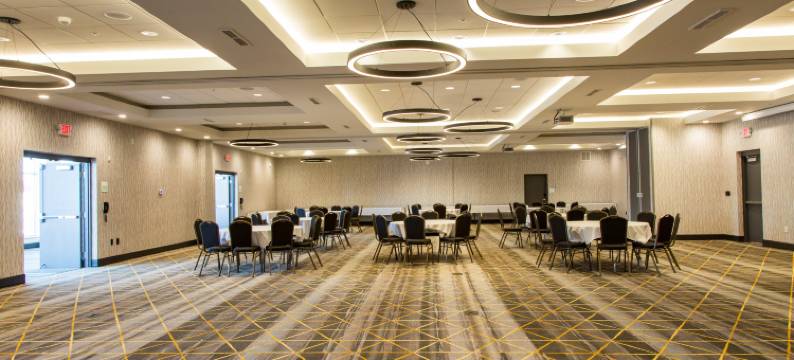 芒特普林森假日套房酒店(Holiday Inn & Suites MOUNT PLEASANT by IHG)图片