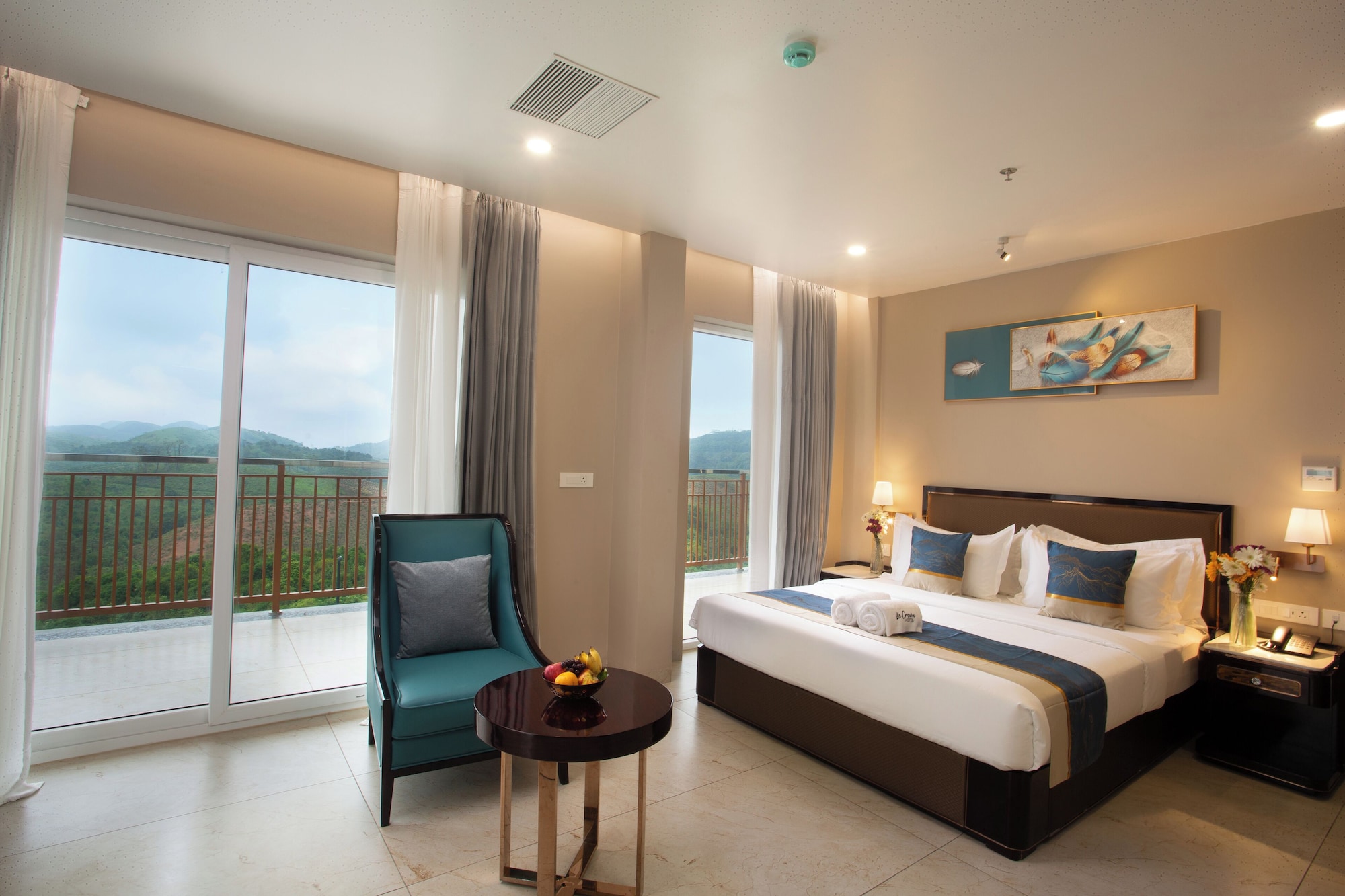 Le Crown Hotel Over view