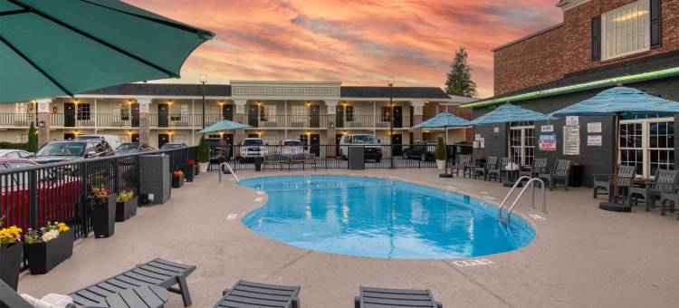 亨德森维尔贝斯特韦斯特酒店(Best Western Hendersonville Inn)图片