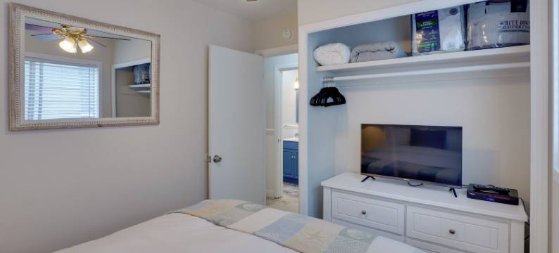 卡塔利娜岛复式公寓 - 离海滩和码头仅几步之遥！(Catalina Island Duplex - Steps to Beach and Pier!)图片