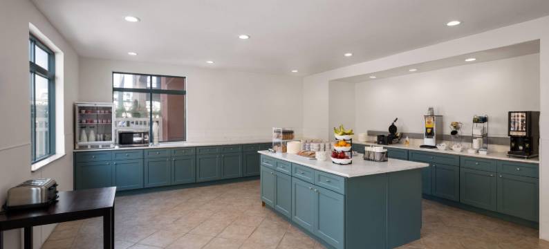 圣地亚哥酒店圈温德姆华美达酒店及套房(Ramada Suites by Wyndham San Diego)图片