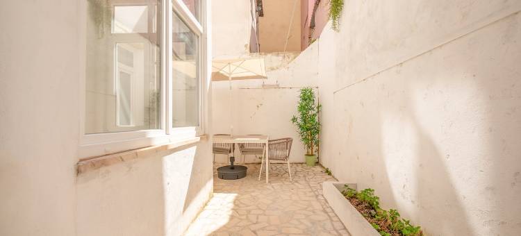 GuestReady - Captain's residence R/C near Alfama图片
