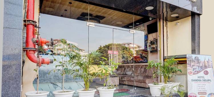 位于扬基纳加尔的15卧室公寓-12平方米|带1个独立浴室(FabHotel Chandra Dreams - 600m from Banaras Railway Station)图片