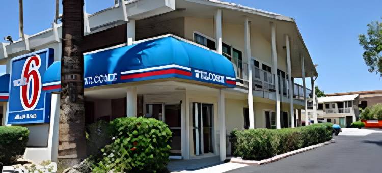 斯科特斯德6号汽车旅馆(Motel 6 Scottsdale, AZ - Old Town Scottsdale/Fashion Square)图片