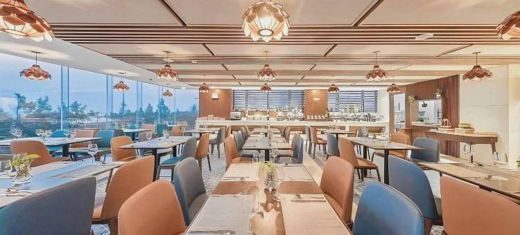 芒加塔比奇弗朗特霍特尔(Mangata Beachfront Hotel - Rooftop Bar Sea View)图片
