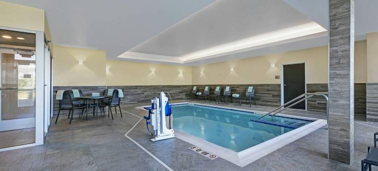 密尔沃基布鲁克菲尔德万枫酒店及套房(Fairfield Inn & Suites Milwaukee Brookfield)图片