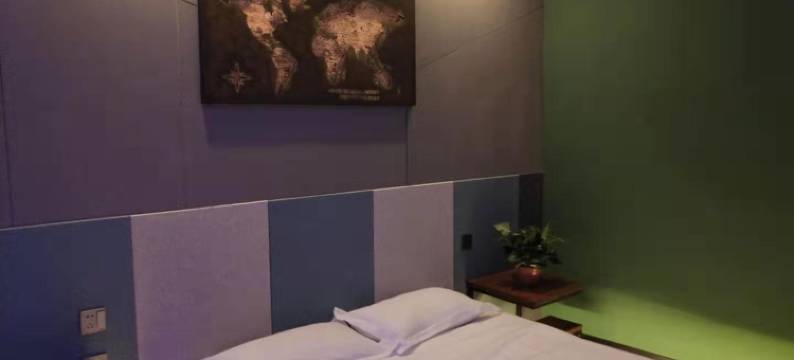 蓝鱼电影酒店(涞水汽车站店)图片