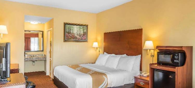 卡莱拉I-65出口231号凯艺酒店(Quality Inn Calera I-65 Exit 231)图片