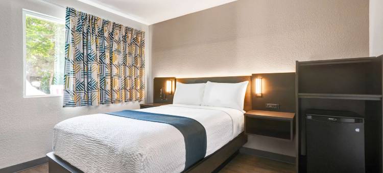 西雅图东6号汽车旅馆 - 伊萨夸市(Motel 6 Issaquah, WA - Seattle - East)图片