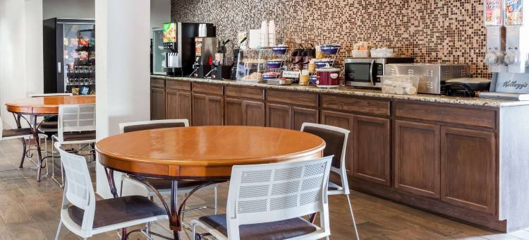 阿德莫尔麦客达套房酒店(Microtel Inn & Suites by Wyndham Ardmore)图片