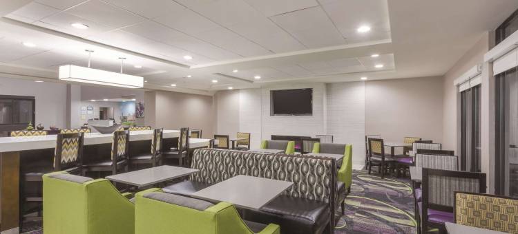 哥伦布北拉昆塔温德姆套房酒店(La Quinta Inn & Suites by Wyndham Columbus North)图片