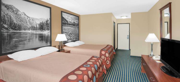 马绍尔速8酒店(Super 8 by Wyndham Marshalltown)图片