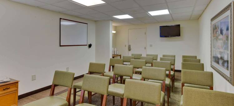 莱克兰东拉昆塔温德姆套房酒店(La Quinta Inn & Suites by Wyndham Lakeland East)图片