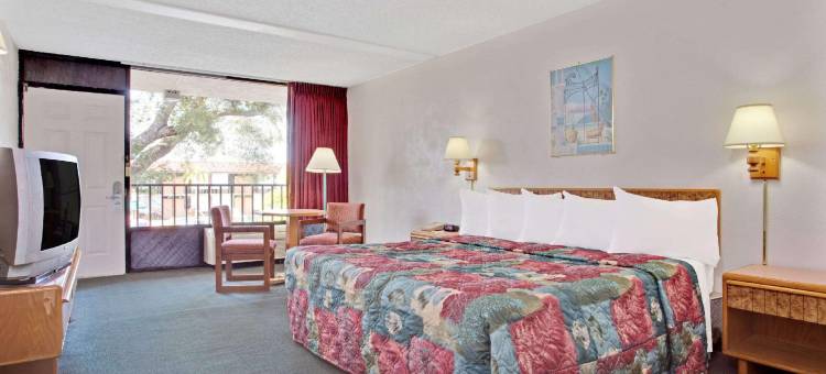 克利尔沃特/中央温德姆戴斯酒店(Days Inn by Wyndham Clearwater/Gulf to Bay)图片