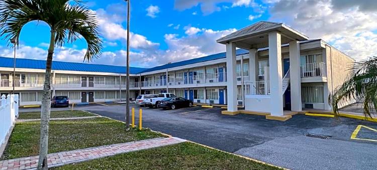 佛罗里达州恩格尔伍德 6 号汽车旅馆(Motel 6 Englewood, FL)图片