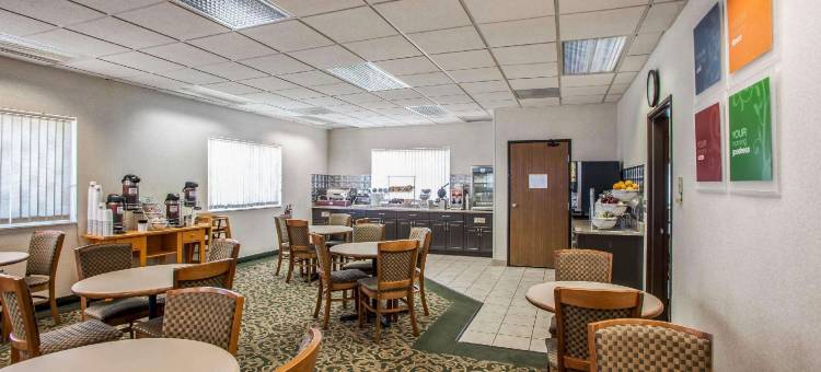 皮奥里亚I-74舒适套房酒店(Comfort Suites Peoria I-74)图片