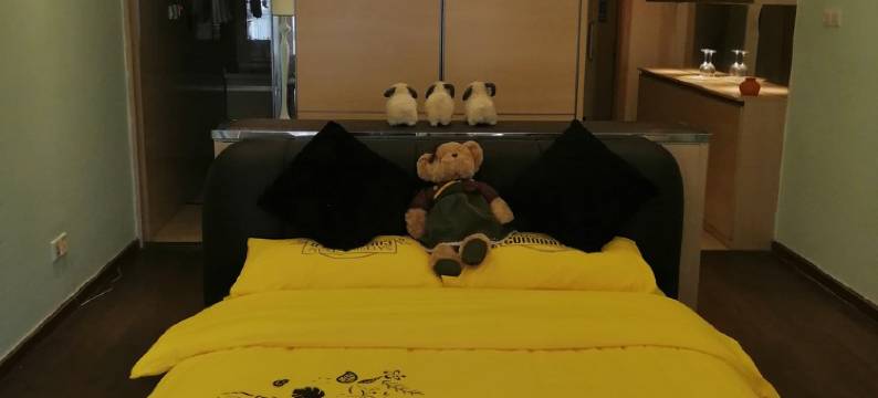 青小花公寓(望丛西路分店)图片