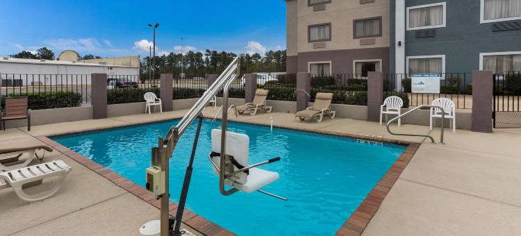 珍珠 - 杰克逊凯艺套房酒店(Quality Inn & Suites Pearl-Jackson)图片