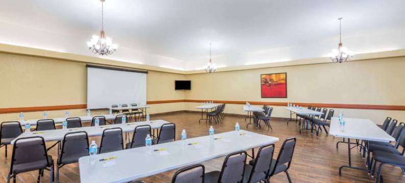 克洛维斯温德姆速8酒店(Super 8 by Wyndham Clovis)图片