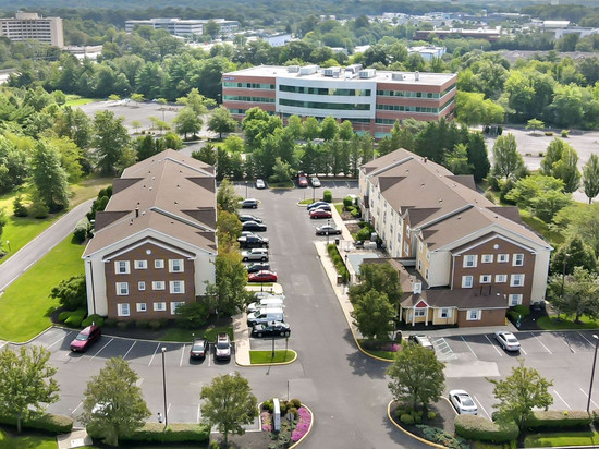 费城芒特劳雷尔美茵斯坦套房酒店