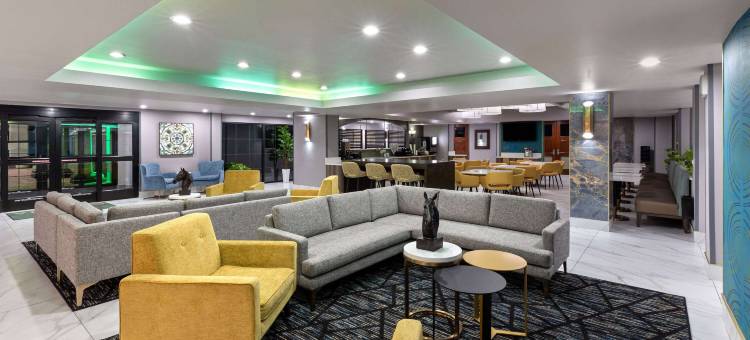 奥拉西拉昆塔温德姆套房酒店(La Quinta Inn & Suites by Wyndham Olathe)图片