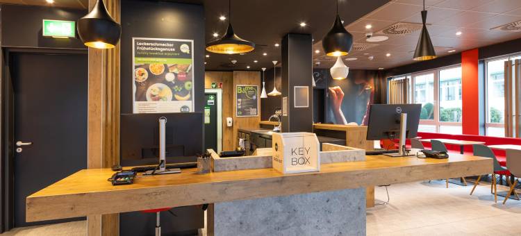 伍珀塔尔市B&B酒店(B&B HOTEL Wuppertal-City)图片