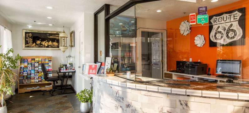 温德姆豪生酒店阿尔伯克基桑迪亚峰老城(Sandia Peak Inn Old Town ABQ, a Howard Johnson by Wyndham)图片