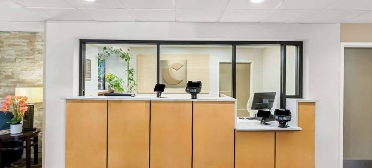 舒适套房酒店-近达拉姆杜克大学(Comfort Inn & Suites Durham Near Duke University)图片