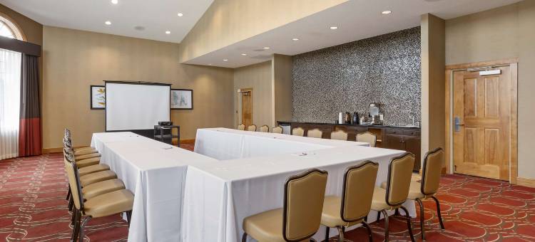 荷兰屋贝斯特韦斯特优质套房酒店(Best Western Plus Dutch Haus Inn and Suites)图片