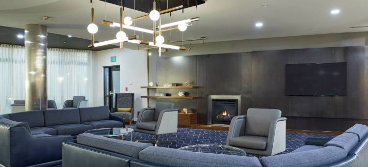 梅德福机场万怡酒店(Courtyard Medford Airport)图片