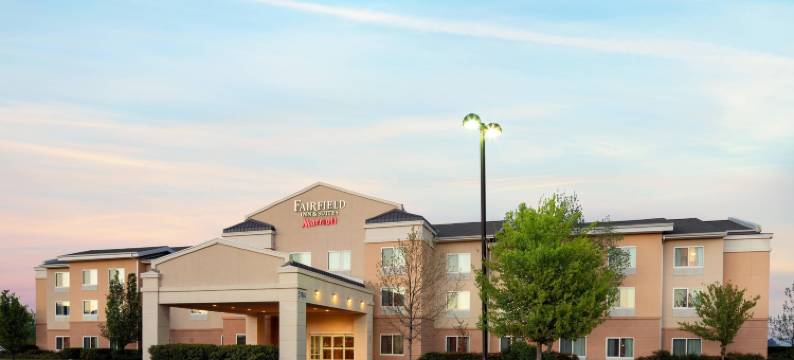 雷丁万枫酒店及套房(Fairfield Inn & Suites Redding)图片