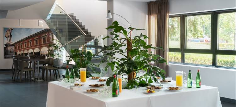 UNA酒店-博洛尼亚展览中心(UNA Hotels Bologna Fiera)图片