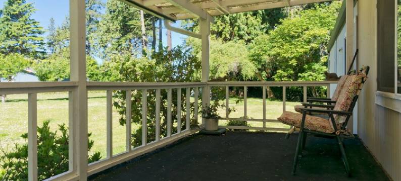 Private Beach Access on private trail offers Seclusion, comfort and intimacy.图片