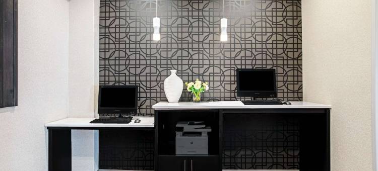 科尔尼拉昆塔温德姆套房酒店(La Quinta Inn & Suites by Wyndham Kearney)图片