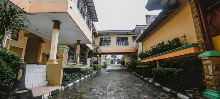 RedDoorz Plus at Neo Asri Hotel Megamendung Puncak Bogor图片