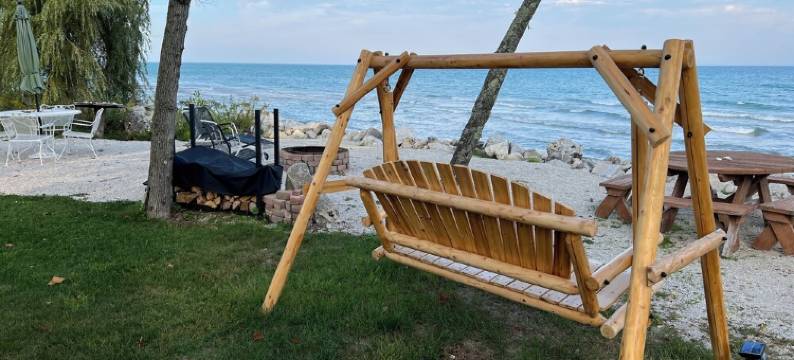 Welcome to the "Lake Cottage"  where lake Michigan waves are calling图片