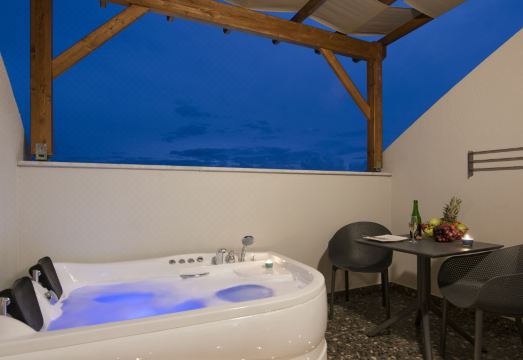 A Suite Side Hotel Overview