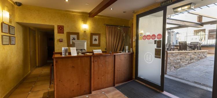 阿卡萨之门旅馆及餐厅(Hostal Restaurante Puerta del Alcázar)图片