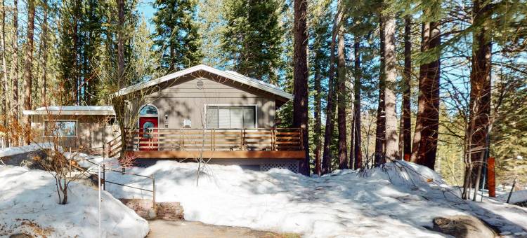 Fun Family Retreat W/ Private Hot Tub, High-Speed WiFi, Large Deck & More图片