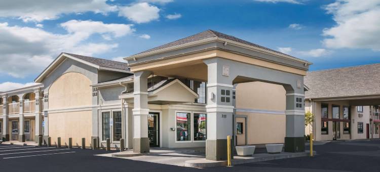 俄克拉何马城机场费尔格朗兹西温德姆速8酒店(Super 8 by Wyndham Oklahoma Airport Fairgrounds West)图片