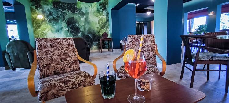 莱斯维涅斯布兰彻斯酒店(Logis Vignes Blanches Hôtel Cosy et Restaurant de Terroir)图片