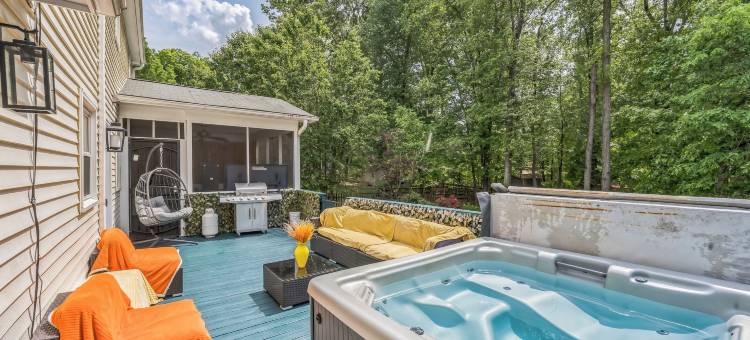 卡纳斯维尔 热水浴缸 游泳池 游戏厅 健身房 无线网络 咖啡(Kernersville Hot Tub  Pool  Arcade Gym Wifi Coffee)图片