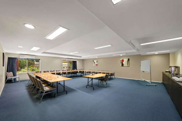 Quest SheppartonHotel Overview