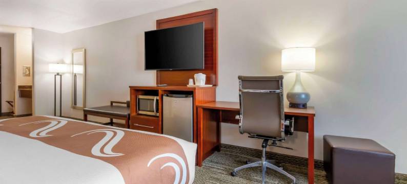 斯托顿凯艺套房酒店-麦迪逊南(Quality Inn & Suites Stoughton - Madison South)图片